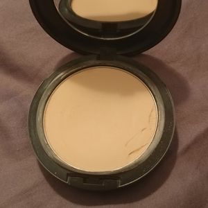 Mac Studio Fix Plus Powder Foundation Nc25